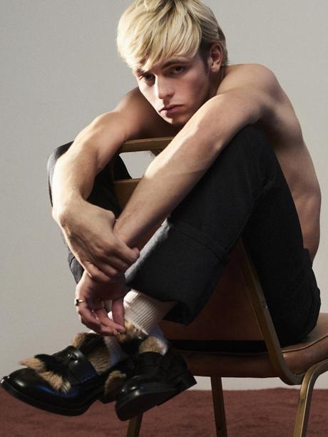 SEXY : Ross Lynch shirtless for The Last Magazine