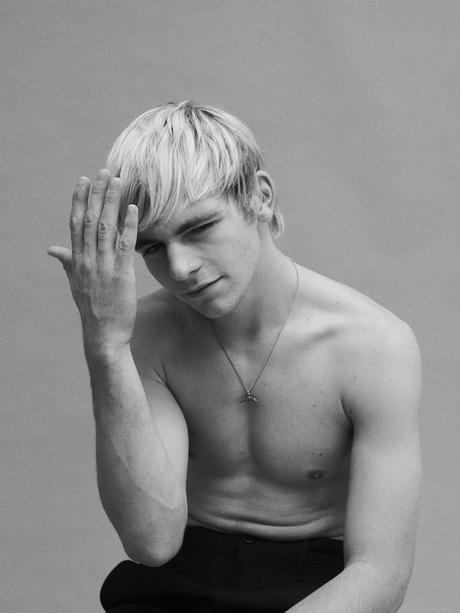 SEXY : Ross Lynch shirtless for The Last Magazine