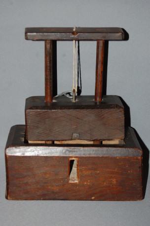 c18th-wooden-mousetrap