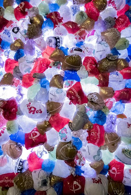 A Bordeaux, un immeuble au bord de l’implosion pour nous sensibiliser à l’utilisation du plastique A Bordeaux, un immeuble au bord de l’implosion pour nous sensibiliser à l’utilisation du plastique