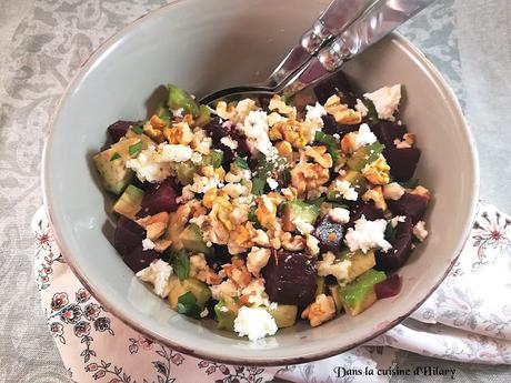 Salade de betterave, avocat, feta et noix et sa vinaigrette acidulée - Dans la cuisine d'Hilary