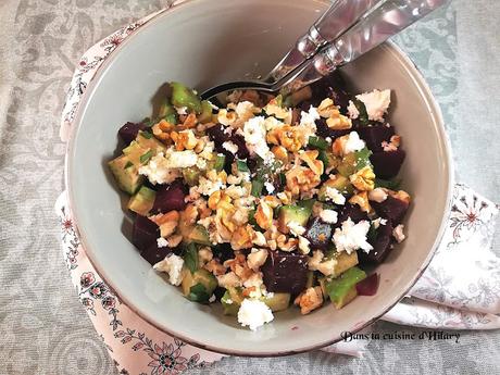 Salade de betterave, avocat, feta et noix et sa vinaigrette acidulée - Dans la cuisine d'Hilary