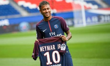 Découvrez le livre: « Neymar, le nouveau roi »