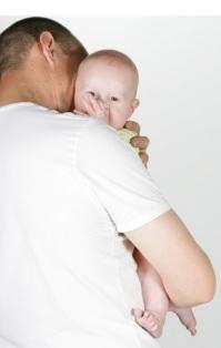 PARENTALITÉ : Le contact humain laisse aux nourrissons une caresse moléculaire