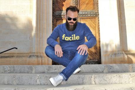 Look Les garçons faciles sweatshirt en molleton 100% coton “FACILE” de couleur, en broderie style “bouclette” à 85€ - @Lhommetendance.fr 