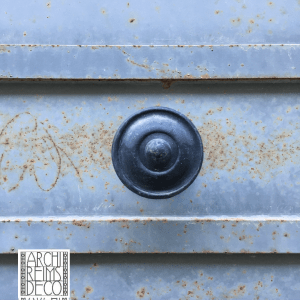 Rue Salin, les boutons de porte IMG 1431