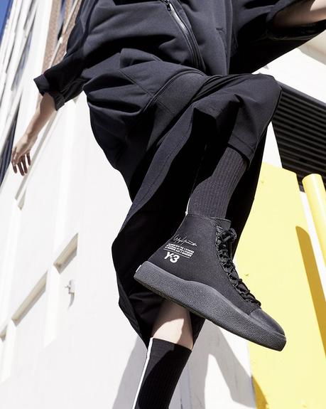Y-3 dévoile le Lookbook du premier chapitre de sa campagne Y-3 dévoile le Lookbook du premier chapitre de sa campagne en trois parties