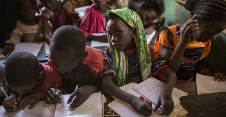 [Etienne CHERON] Réduire la pauvreté mondiale par l’éducation