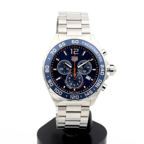 Offrez une montre de luxe ou une montre connectée. Offrez une montre de luxe ou une montre connectée.