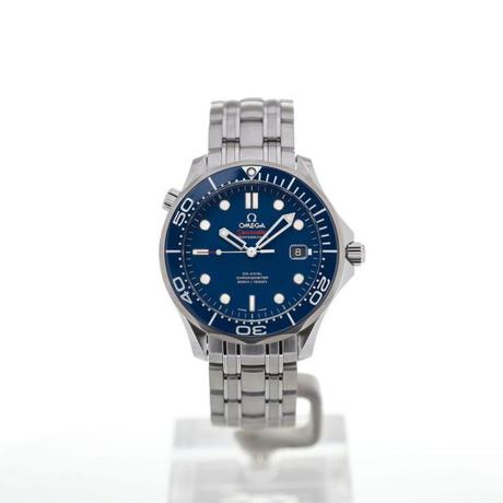 Offrez une montre de luxe ou une montre connectée. Offrez une montre de luxe ou une montre connectée.