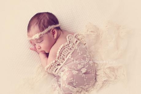 Photos bébé nouveau-né en studio Versailles 78