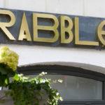 L’identité visuelle de l’auberge, restaurant et bar Rabble signée Touch Agency