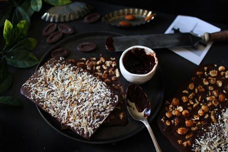 Cadeau gourmand : tablettes de chocolat maison aux fruits confits, coco ou noisettes