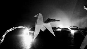 DIY déco : Une guirlande de chevaux en origami