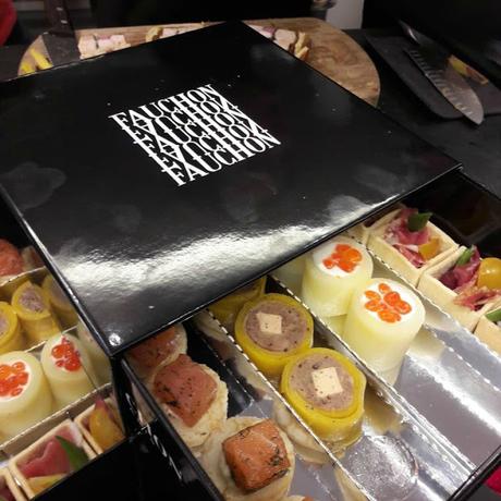 Brèves parisiennes #3 : Spécial Noël 2017 Fauchon traiteur noël petits fours foie gras