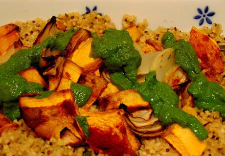 Courge au four avec quinoa et sauce à la coriandre