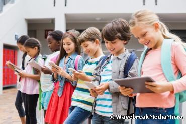 Le téléphone mobile interdit dans les écoles et collèges en 2018