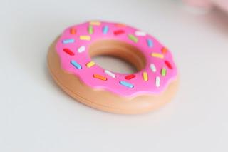 Oh un donuts ! Un anneau de dentition fun et ludique