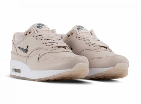 AA0512-601 Nike Air Max 1 Jewel Silt Red wmns