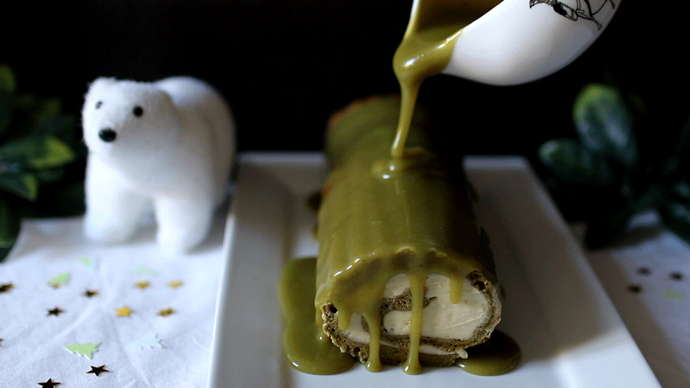 Bûche de Noël au matcha, chocolat blanc et vanille