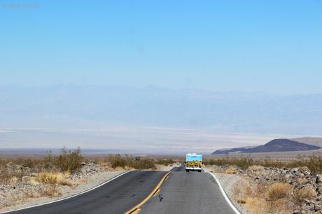 Exploring the Death Valley  🏜 & Las Vegas 🎲| #EmAndLauRunTheWestCoast