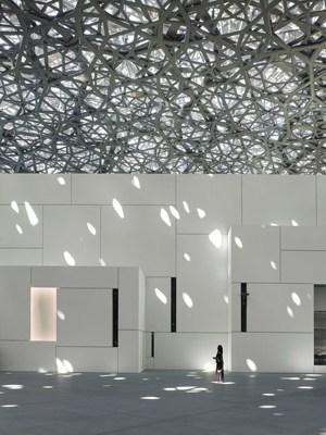 Le Louvre Abu Dhabi, nouveau musée-phare du 21ème siècle, a ouvert ses portes