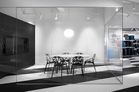 i29 Interior Architects signe le showroom de Samsonite à Amsterdam