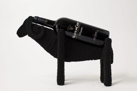 Mouton Cadet présente son porte-bouteille sur-mesure