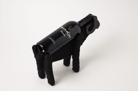 Mouton Cadet présente son porte-bouteille sur-mesure
