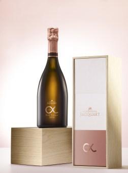 CHAMPAGNE JACQUART lance sa nouvelle cuvée de prestige : Alpha Rosé Vintage 2010 ! CHAMPAGNE JACQUART lance sa nouvelle cuvée de prestige : Alpha Rosé Vintage 2010 !