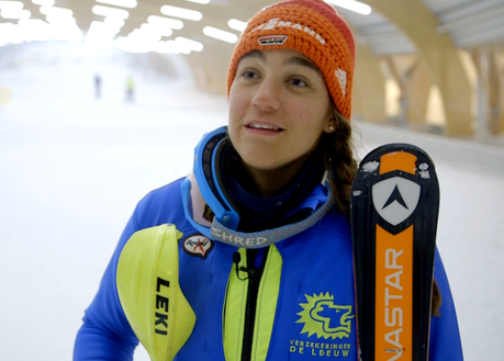 E-TV Sport et Nintendo souhaitent un Joyeux Noël à la skieuse Marjolein Decroix