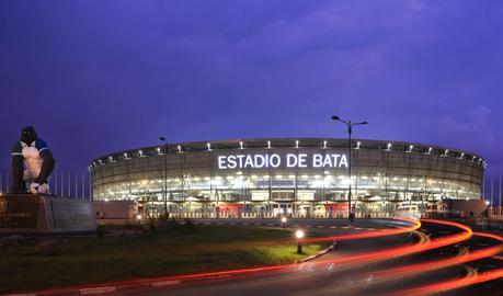 Extension du stade de Bata en Guinée équatoriale - 2011 ©Yves Chanoit