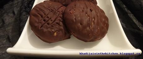 BISCUITS AUX CACAHUÈTES ET AU CHOCOLAT / CHOCOLATE PEANUTS COOKIES / GALLETAS CON CACAHUETES Y CHOCOLATE / بيسكوي بالكاوكاو ( الفول السوداني ) و الشوكولاطة BISCUITS AUX CACAHUÈTES ET AU CHOCOLAT / CHOCOLATE PEANUTS COOKIES / GALLETAS CON CACAHUETES Y CHOCOLATE / بيسكوي بالكاوكاو ( الفول السوداني ) و الشوكولاطة