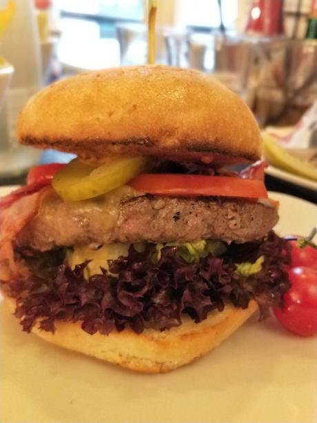 Ellis Burger, pour les burgerophiles affamés Ellis Burger, pour les burgerophiles affamés