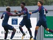 CHOC: jeune titi parisien voit déjà dans onze