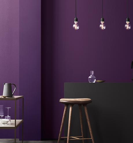 pantone 2018 ultra violet mur peinture aubergine cuisine minimaliste noire