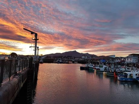 Maintenant il faut vivre en 2018... Le port de Saint-Jean-Luz à l'aube du 1er janvier 2018