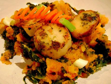 Pétoncles de pleurotes sur purée de pomme de terre au pesto et kale Pétoncles de pleurotes sur purée de pomme de terre au pesto et kale