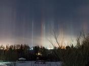 piliers lumière surréalistes capturés Canada