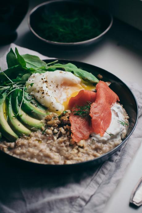 Porridge Salé au Miso, Saumon & Avocat