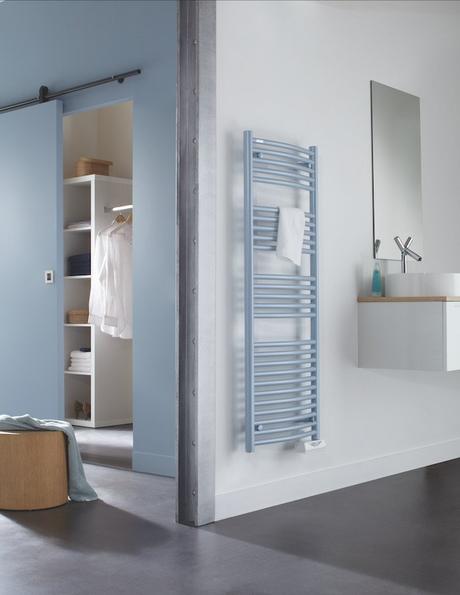 myacova3d porte serviette radiateur bleu salle de bain moderne