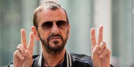Yoko Ono et Paul McCartney félicitent Ringo Starr, anobli par la reine #RingoStarr