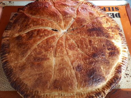 Galette des rois feuilletée noisettes-chocolat