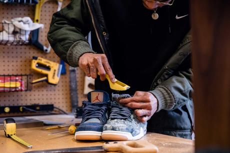 Julian Gaines disséque la Levi’s x Air Jordan 4 Levi's x Air Jordan 4