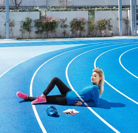 Elle tricote des pulls pour le camouflage urbain