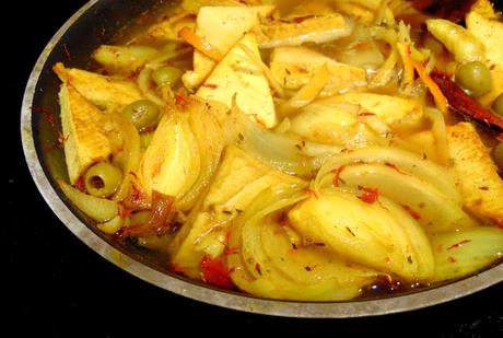 Tofu aux olives et aux écorces d'agrumes Tofu aux olives et aux écorces d'agrumes