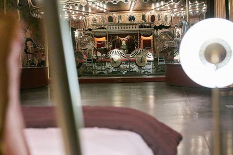 Booking.com dévoile sa suite éphémère au Musée des Arts Forains Booking.com dévoile sa suite éphémère au Musée des Arts Forains