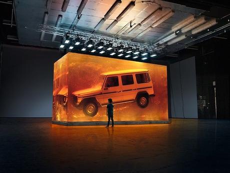 ART : Jurassic Car mercedes-bez-g-class-installation-amber-naias-2018-designboom-002