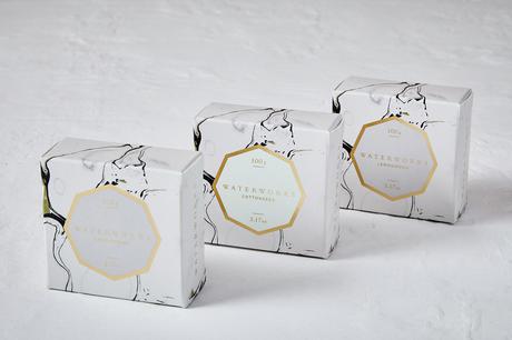 Le packaging de la marque Waterworks par le studio Sdco