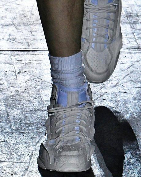 Une collaboration Comme des Garçons x Nike ACG Mowabb aperçue Une collaboration Comme des Garçons x Nike ACG sneaker aperçue